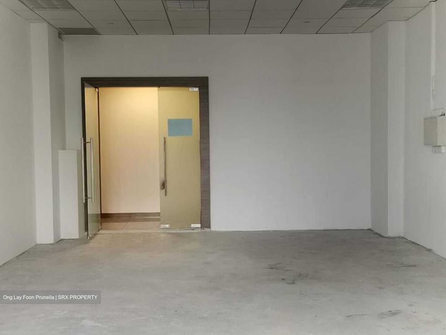 SQUARE 2 (D11), Retail #455602061